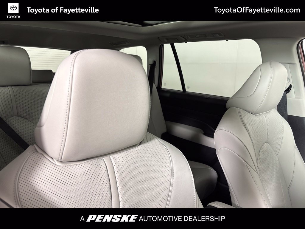 New 2026 Toyota Grand Highlander AWD Hybrid image 16