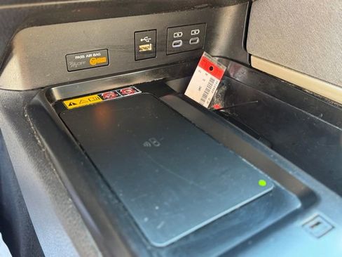 Used 2025 Toyota Camry LE w/ Convenience Package image 17