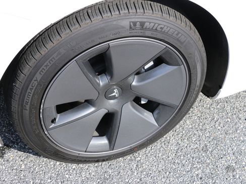 Used 2021 Tesla Model 3 Standard Range Plus image 14