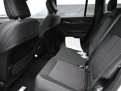 New 2025 Jeep Grand Cherokee Laredo X w/ Luxury Tech Group I image 16