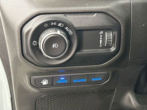 Used 2023 Jeep Wrangler Unlimited w/ Convenience Group image 23