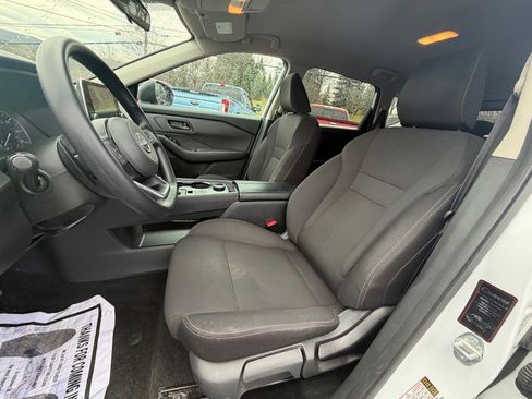 Used 2024 Nissan Rogue S image 10