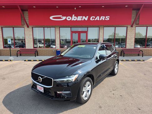 Used 2022 Volvo XC60 B5 Momentum image 1