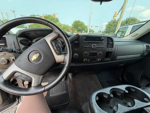 Used 2011 Chevrolet Silverado 1500 LT w/ All-Star Edition AWD/4WD image 6