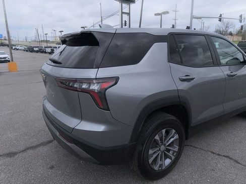 Used 2025 Chevrolet Equinox LT image 11