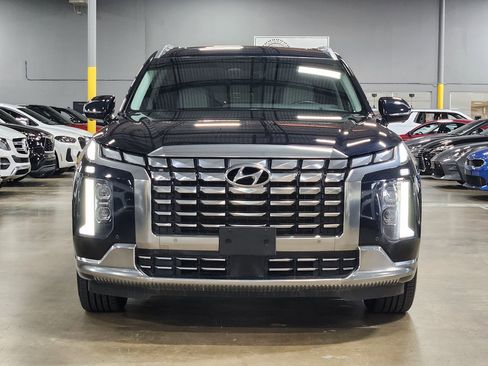 Used 2025 Hyundai Palisade Calligraphy FWD image 2