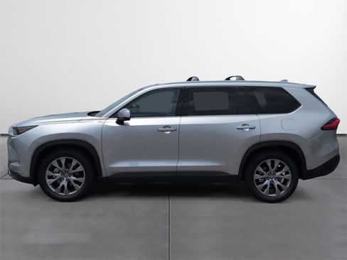 Certified 2024 Toyota Grand Highlander AWD Hybrid image 3