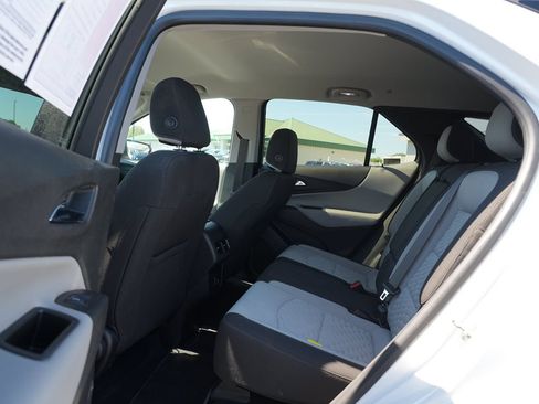 Used 2021 Chevrolet Equinox LS AWD/4WD image 18