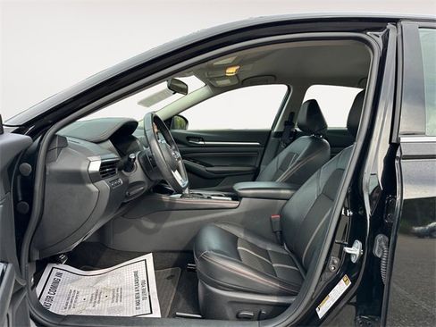 Used 2023 Nissan Altima 2.5 SR image 9