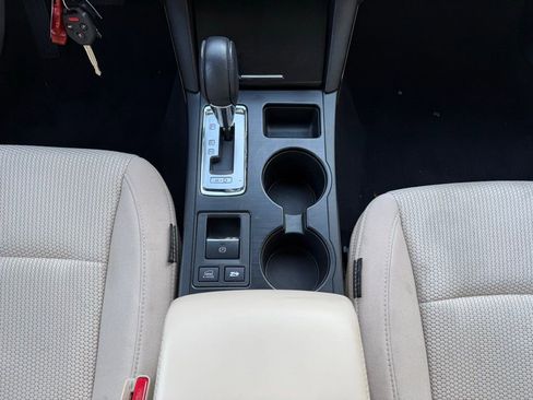 Used 2017 Subaru Outback 2.5i Premium image 16