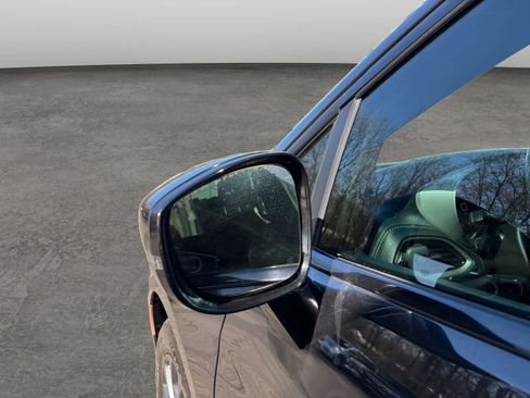 Used 2021 Chrysler Pacifica Touring w/ Cold Weather Group image 27