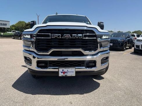 Used 2026 RAM 2500 Tradesman AWD/4WD image 2