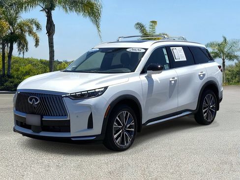 Certified 2026 INFINITI QX60 Luxe w/ Cargo Package FWD image 2