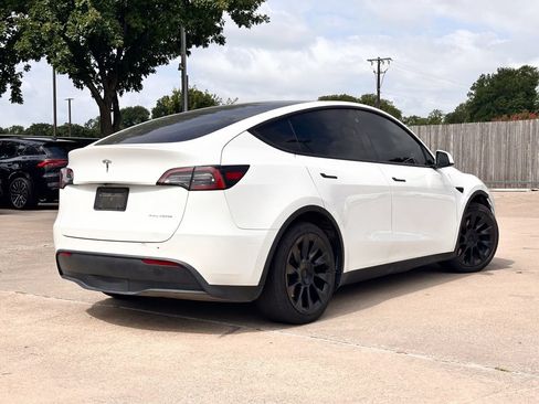Used 2023 Tesla Model Y Long Range AWD/4WD image 4