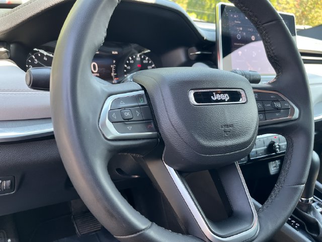 Used 2024 Jeep Compass Limited AWD/4WD image 17