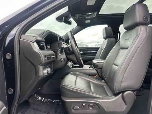 Used 2024 GMC Yukon XL Denali AWD/4WD image 14