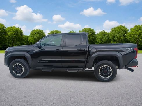 Used 2026 Toyota Tacoma TRD Off-Road AWD/4WD image 4