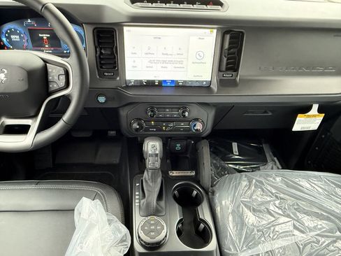 New 2025 Ford Bronco Badlands w/ Sasquatch Package image 12