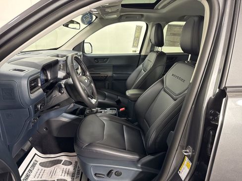 New 2025 Ford Maverick Lariat w/ Black Appearance Package image 17