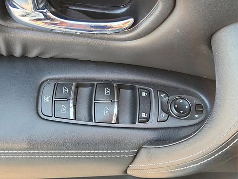 Used 2018 Nissan Armada SL image 26