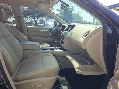 Used 2017 Nissan Pathfinder SL FWD image 9