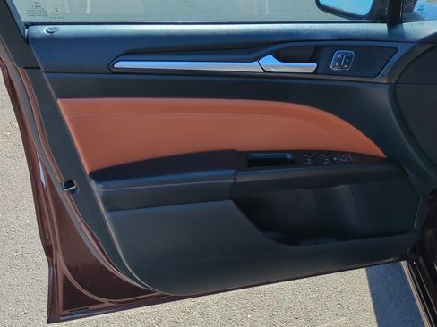 Used 2019 Ford Fusion Titanium FWD image 11