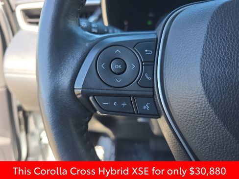 Used 2024 Toyota Corolla Cross XSE w/ Convenience Package image 25