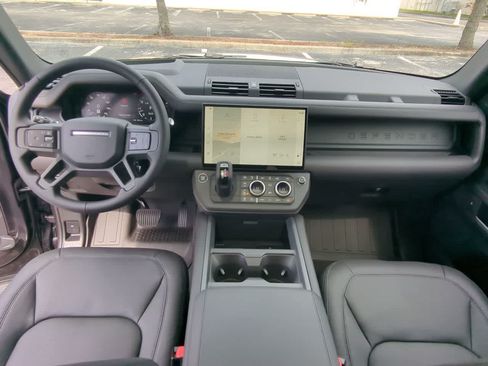 New 2026 Land Rover Defender 110 X-Dynamic SE AWD/4WD image 16