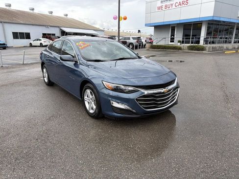 Used 2024 Chevrolet Malibu LT FWD image 1