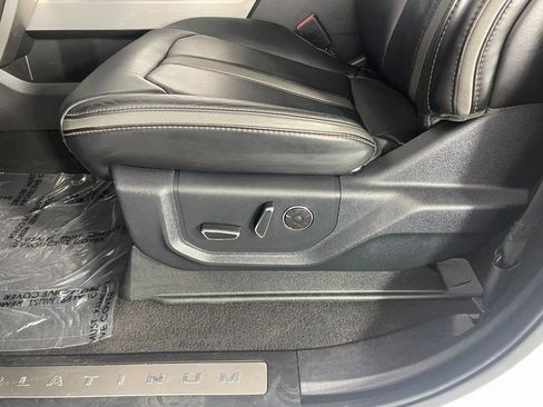 Used 2021 Ford F450 Platinum w/ FX4 Off-Road Package image 27