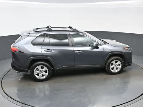 Used 2021 Toyota RAV4 LE AWD/4WD image 39