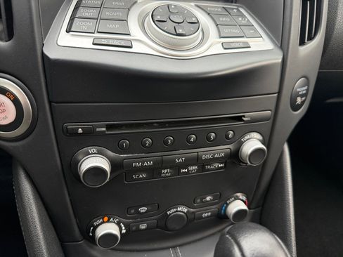 Used 2018 Nissan 370Z Coupe RWD image 13