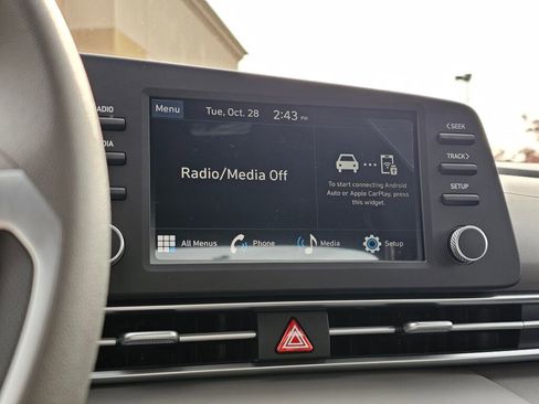 New 2026 Hyundai Elantra SE image 18