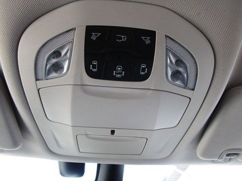 Used 2019 Chrysler Pacifica Touring-L Plus w/ Advanced Safetytec Group FWD image 23