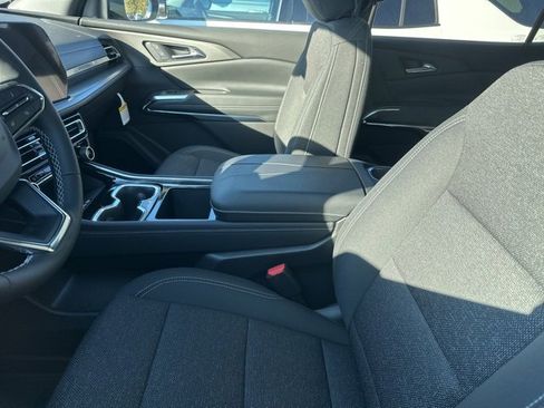 New 2026 Chevrolet Traverse LT w/ Driver Confidence Package image 3