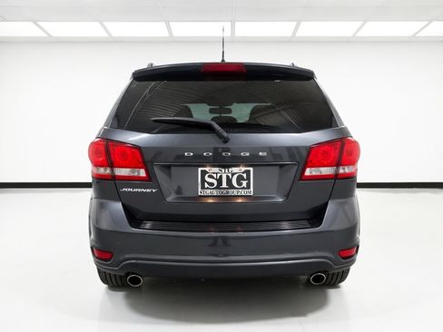 Used 2018 Dodge Journey SXT w/ Connectivity Group FWD image 5