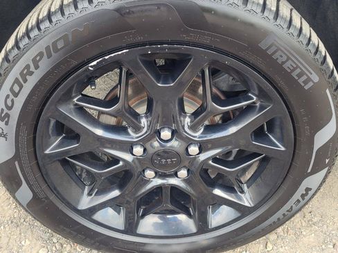 Used 2020 Jeep Grand Cherokee Overland AWD/4WD image 46
