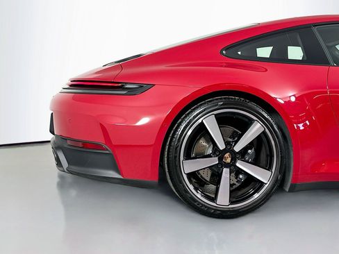 Used 2025 Porsche 911 Carrera RWD image 13