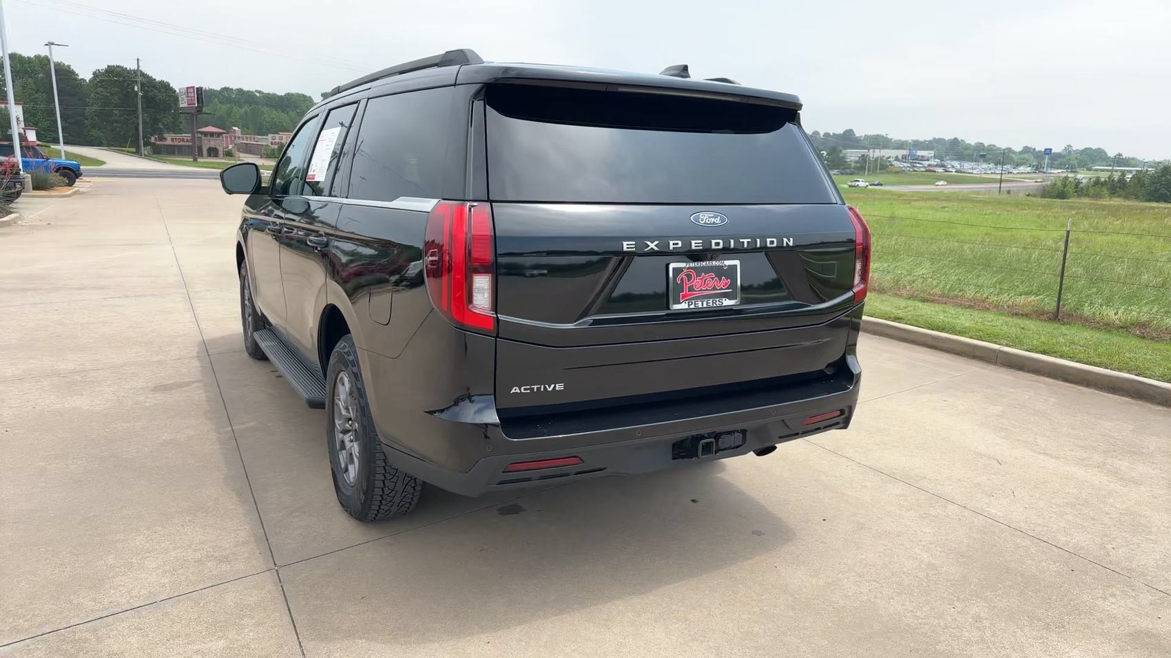 Used 2025 Ford Expedition Active AWD/4WD image 7