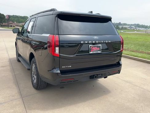 Used 2025 Ford Expedition Active AWD/4WD image 7