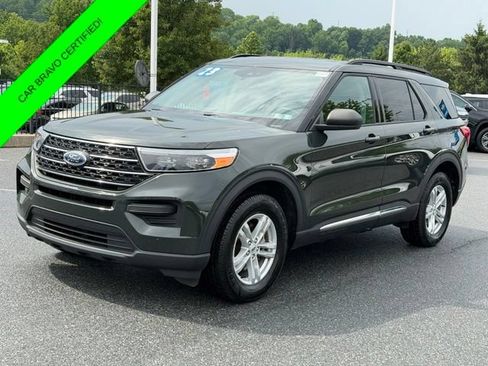 Used 2023 Ford Explorer XLT AWD/4WD image 9