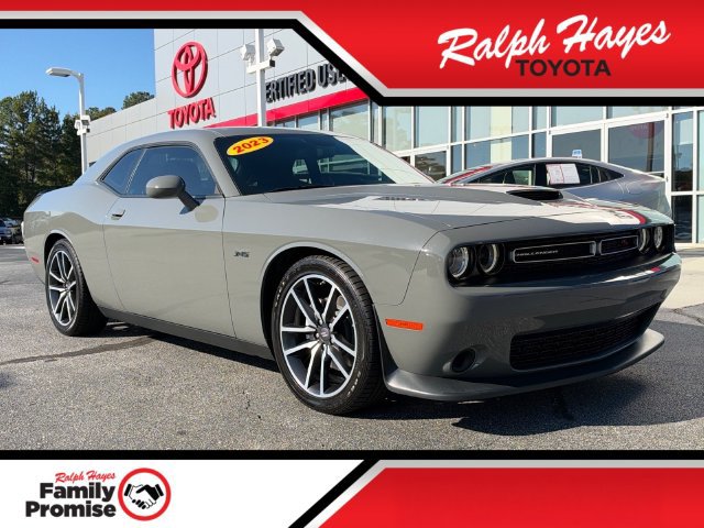Used 2023 Dodge Challenger R/T RWD image 1