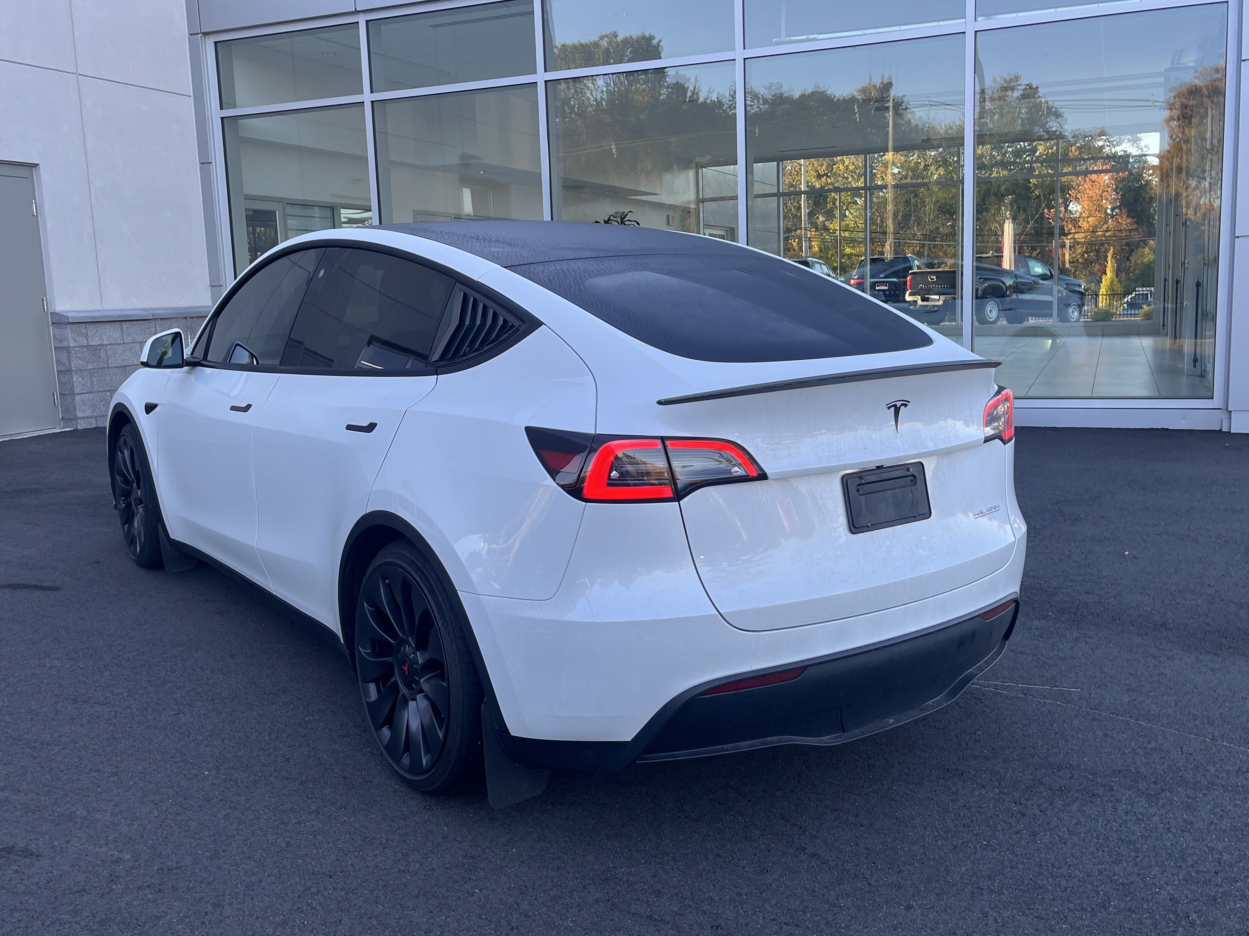 Used 2023 Tesla Model Y Performance AWD/4WD image 4