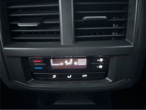 Used 2021 Volkswagen Atlas S image 32