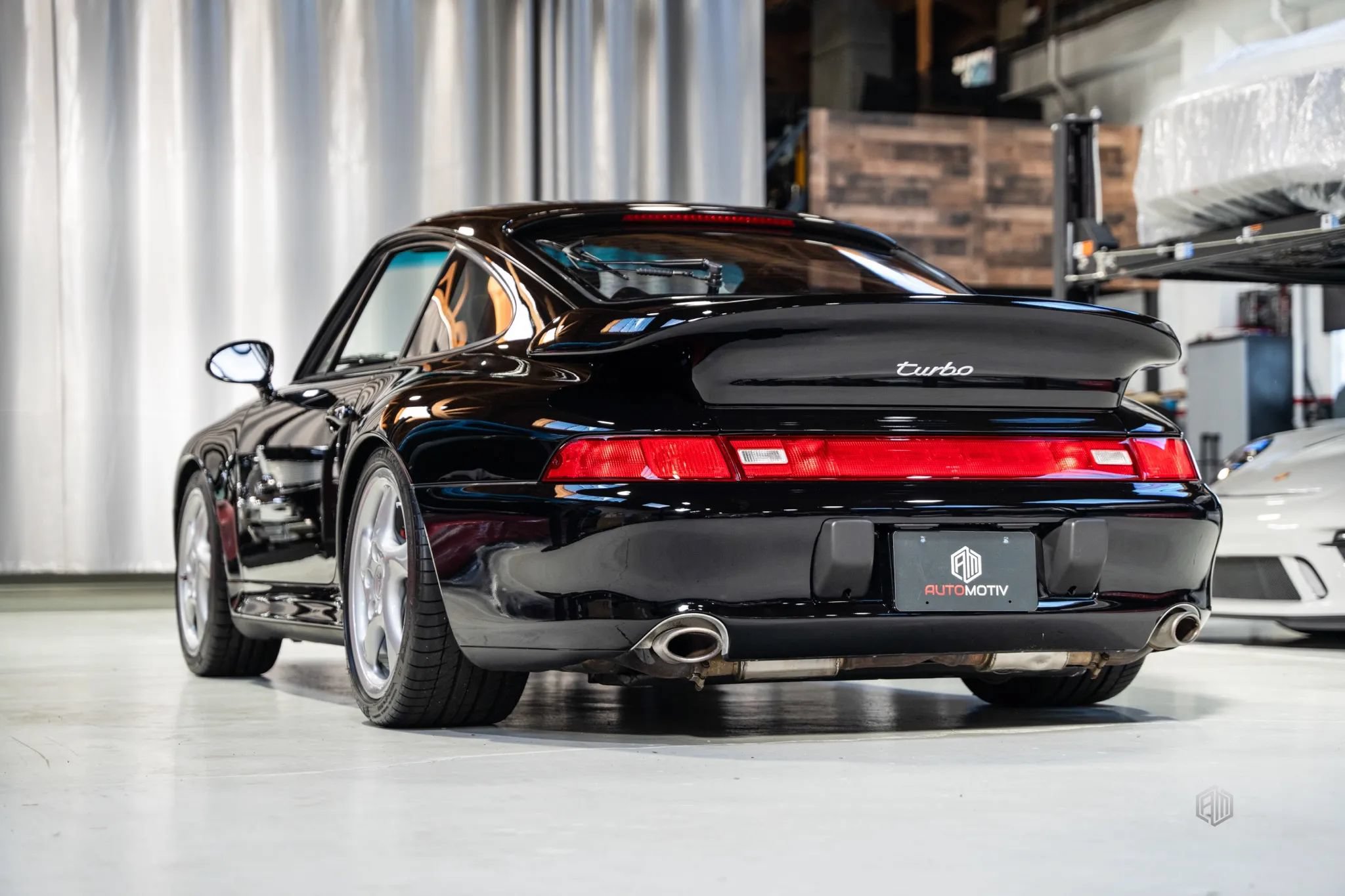Used 1997 Porsche 911 4 Coupe AWD/4WD image 4
