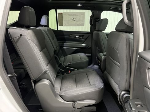 New 2026 Chevrolet Traverse LT image 29