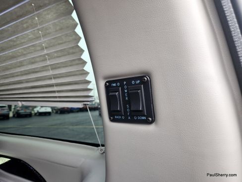 Used 2023 Chevrolet Express 2500 image 27