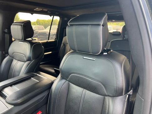 Used 2023 Jeep Grand Wagoneer Series II AWD/4WD image 16