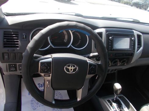 Used 2015 Toyota Tacoma 4x4 Double Cab w/ SR5 Package image 6