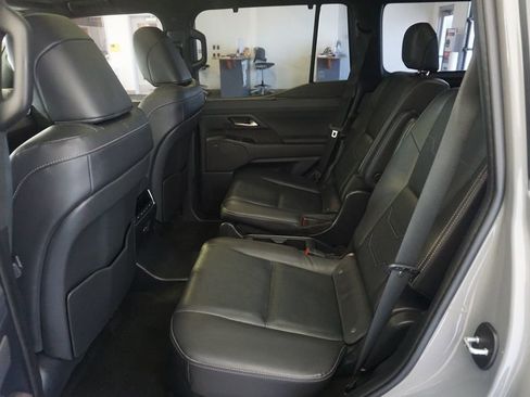 Used 2024 Lexus GX 550 w/ Cold Area Package AWD/4WD image 24